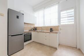 Victoria Wood Suite