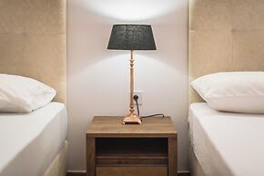 Victoria Wood Suite