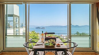 Yeosu Falling in Blue Ocean View Pension