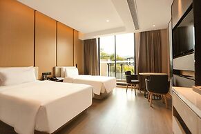 Lujiang Mega Hotel