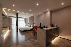 Lujiang Mega Hotel