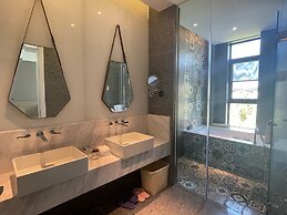 Lujiang Mega Hotel