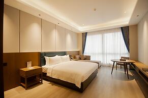 Donghu Resort Hotel
