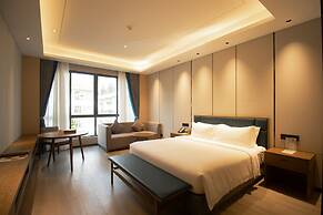 Donghu Resort Hotel