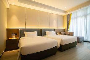 Donghu Resort Hotel