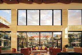 Donghu Resort Hotel
