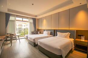 Donghu Resort Hotel
