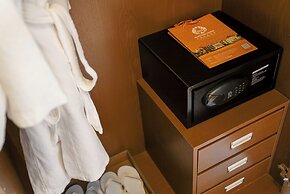 Donghu Resort Hotel