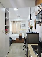 Acellyne's Suites at Green 2 Residences