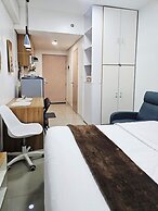 Acellyne's Suites at Green 2 Residences