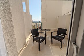 Mia Hill Suites