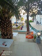 Mia Hill Suites