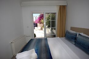 Mia Hill Suites