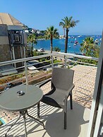 Mia Hill Suites