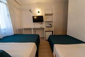 Mia Hill Suites