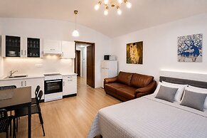 Residence Dobrovskeho 30