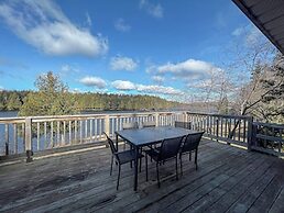 Ahmic Lake Resort's Black Bear Cottage