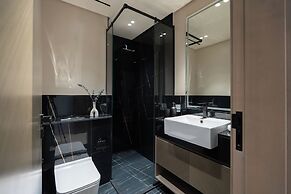 Spacious 2BR Canal View - Heart of B Bay