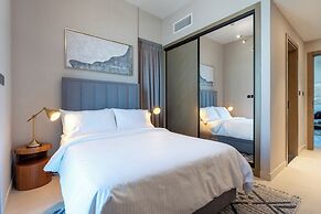 Spacious 2BR Canal View - Heart of B Bay
