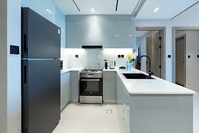 Spacious 2BR Canal View - Heart of B Bay
