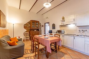 Poppy apt With Shared Pool