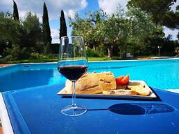 Poppy apt With Shared Pool