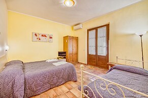 Pomegranate apt With Shared Pool