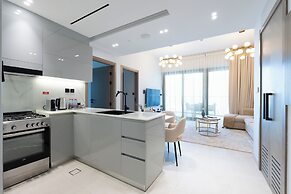 Trendy 2 Bed in Binghatti Canal