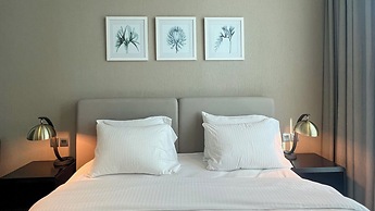 Centrally Located Cozy Burj Khalifa view