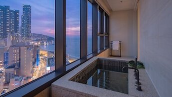 Le Collective Haeundae Paragraf