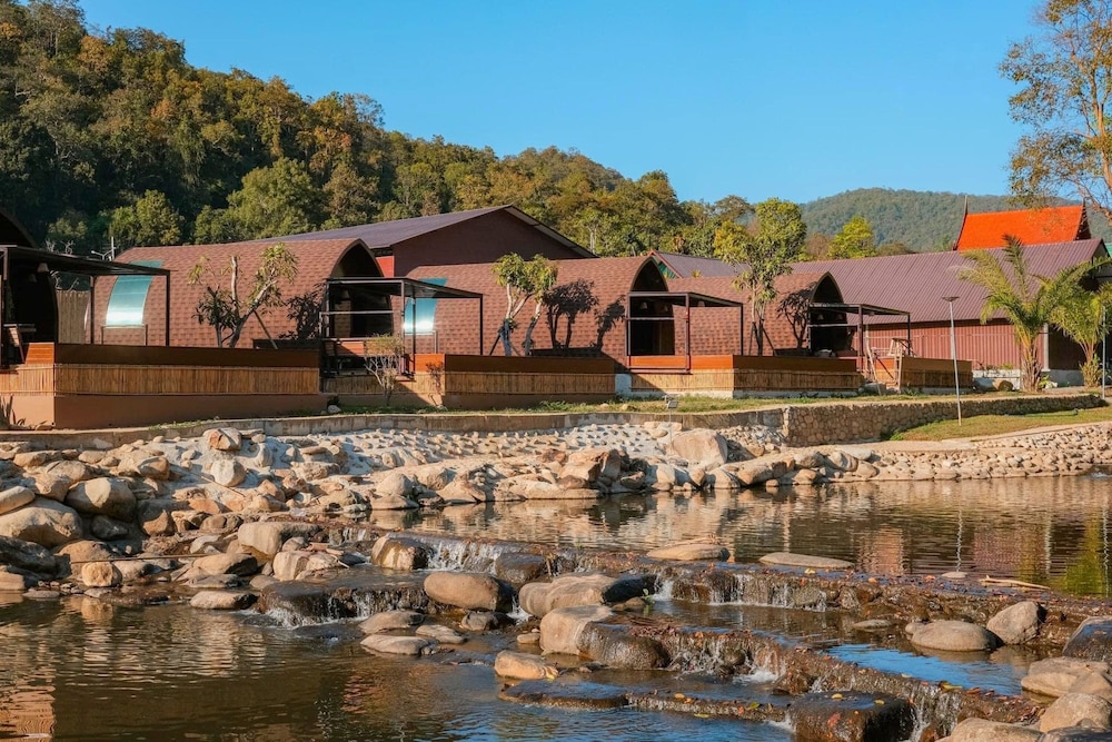 Pang fan Rock & River Resort