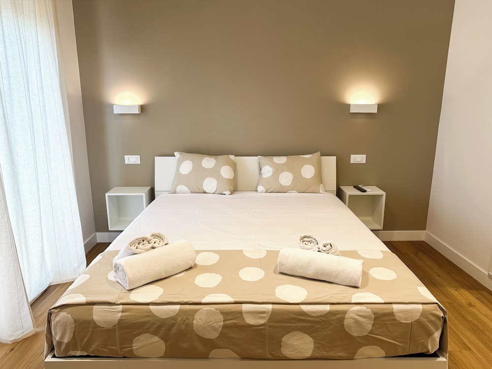 ISOLA 1.6.3 Guest House