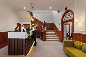 The Clements Hotel