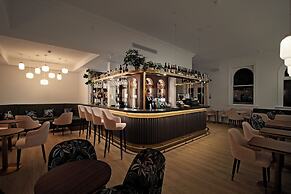 The Clements Hotel