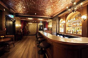 The Clements Hotel