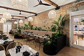 The Clements Hotel