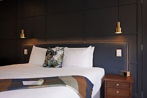 The Clements Hotel