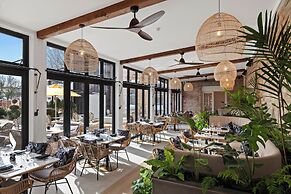 The Clements Hotel