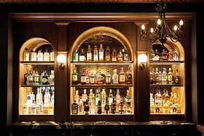 The Clements Hotel