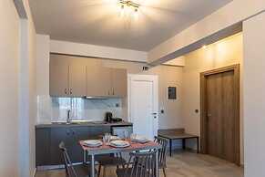 Aura Apartments
