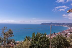 Serena 2 in Alassio With 2 Bedrooms and 2 Bathrooms