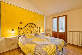 Mustard apt With Shared Pool