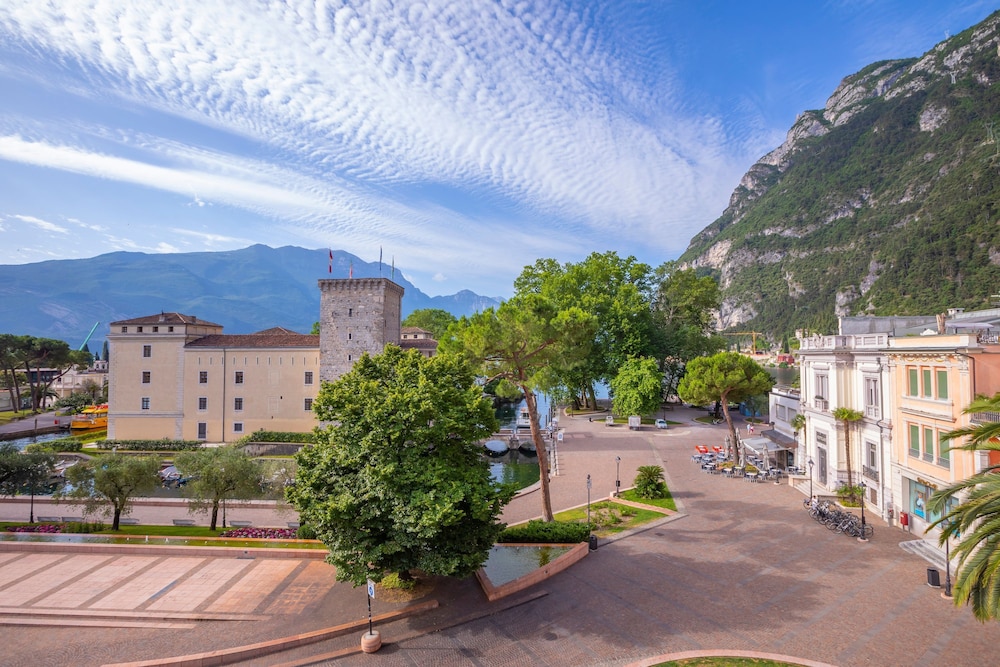 Residenza Rocca del Lago 3