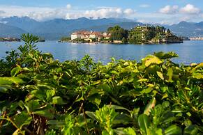 Leonardo House Garden Stresa Center