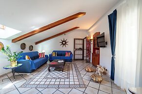Casa Raffaela with Terrace by Wonderful Italy