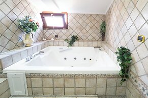 Casa Raffaela with Terrace by Wonderful Italy