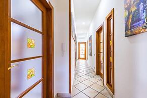 Casa Raffaela with Terrace by Wonderful Italy