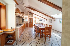 Casa Raffaela with Terrace by Wonderful Italy