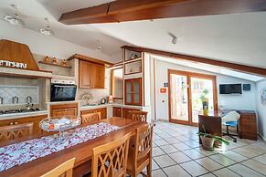 Casa Raffaela with Terrace by Wonderful Italy