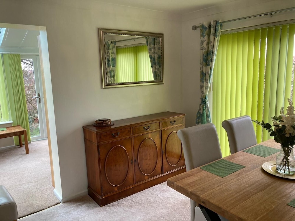 Glendale Close Homely House in Nottingham